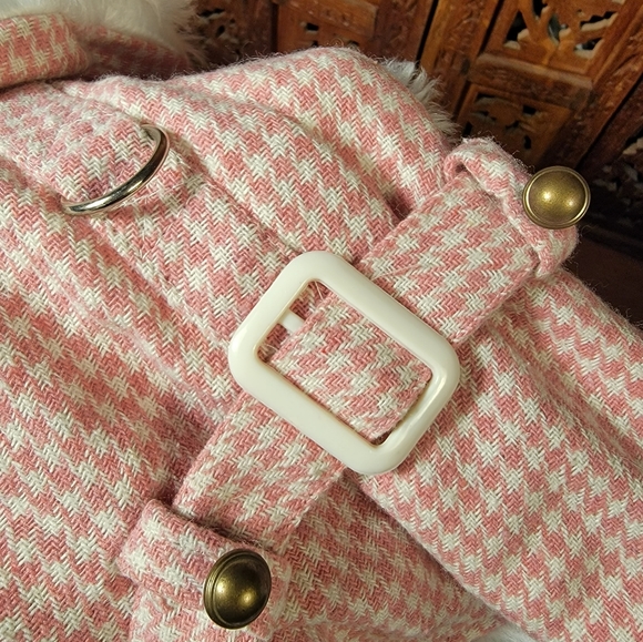 NWT Doggie Design Light Pink Houndstooth Sherpa Edged Dog Coat Size S with Leash - Picture 4 of 8